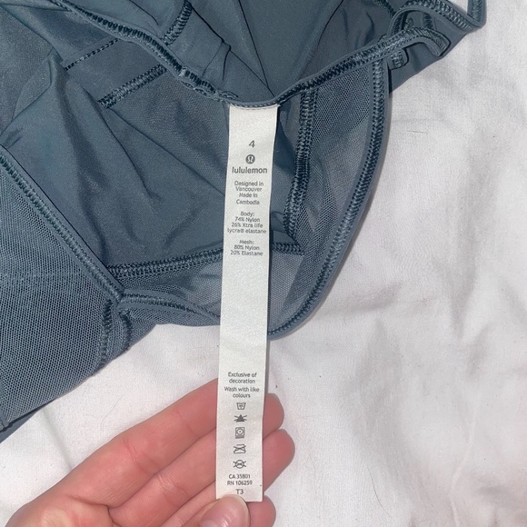 LuLu Lemon Workout Top Size 4 - Picture 4 of 4